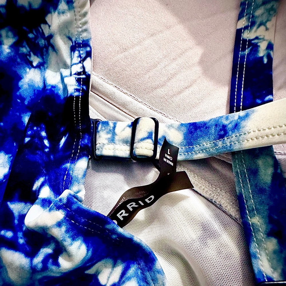 Chic Blue and White Swimsuit Adjustable Straps - Picture 5 of 5